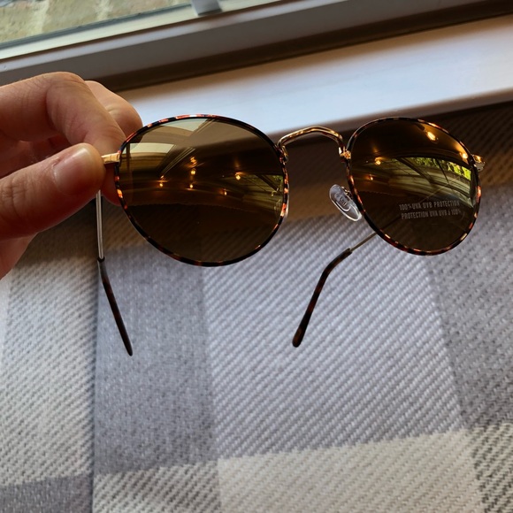 Boho Tortoise circle sunnies ✌🏼 - Picture 3 of 4